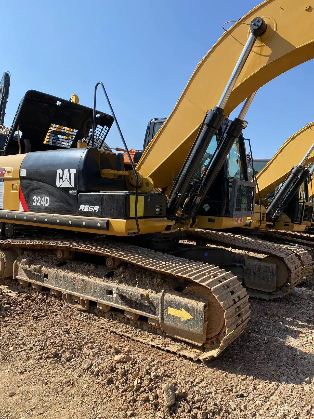 cat 324D 1